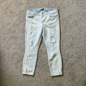 Size 31 Guess Power Curvy Mid-Destroyed Jeans